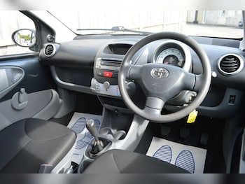 Used Toyota AYGO 2010 for sale - 75964431: Photo