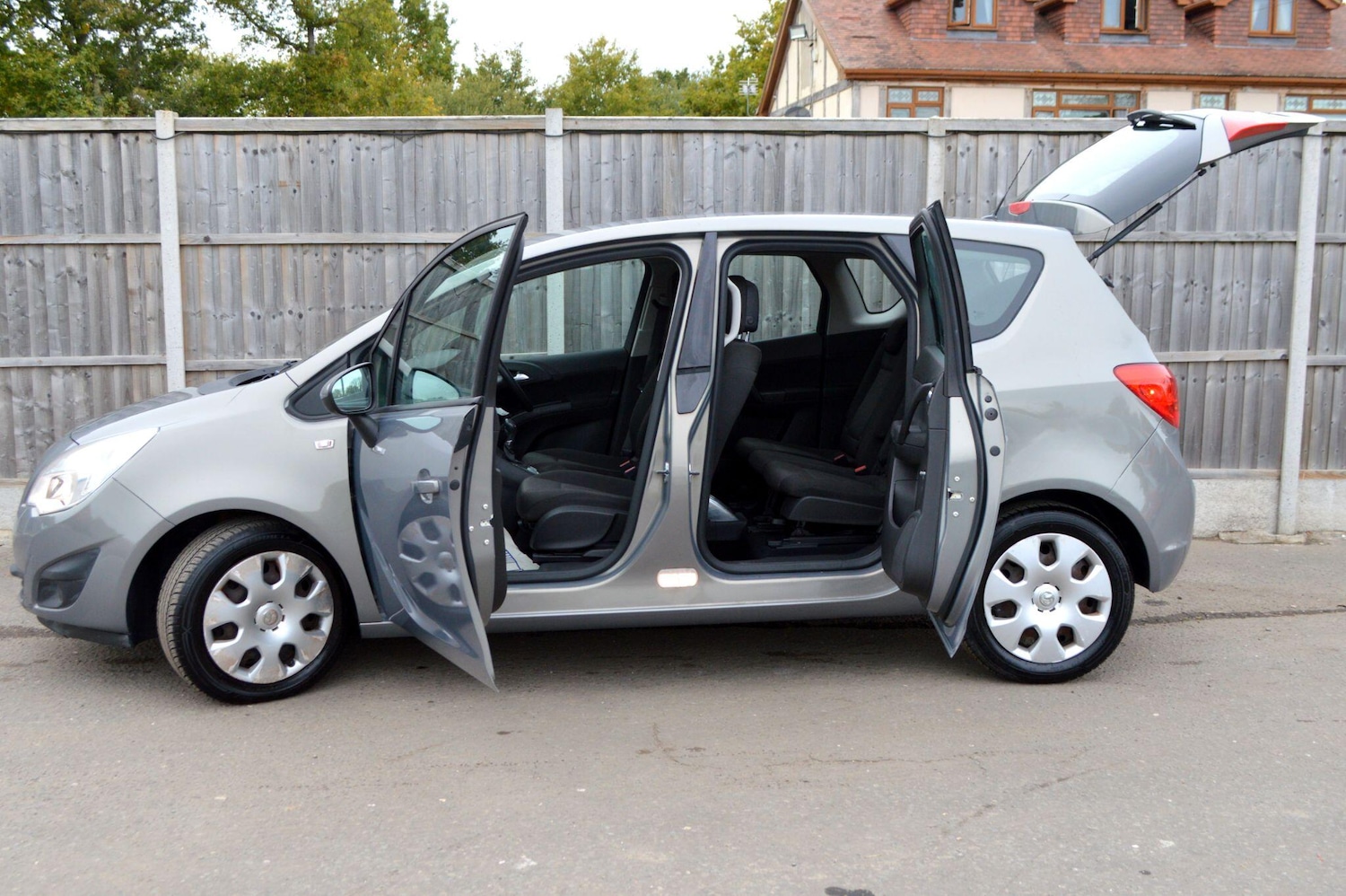 Used Vauxhall Meriva 2010 for sale - 76349695: Photo 15