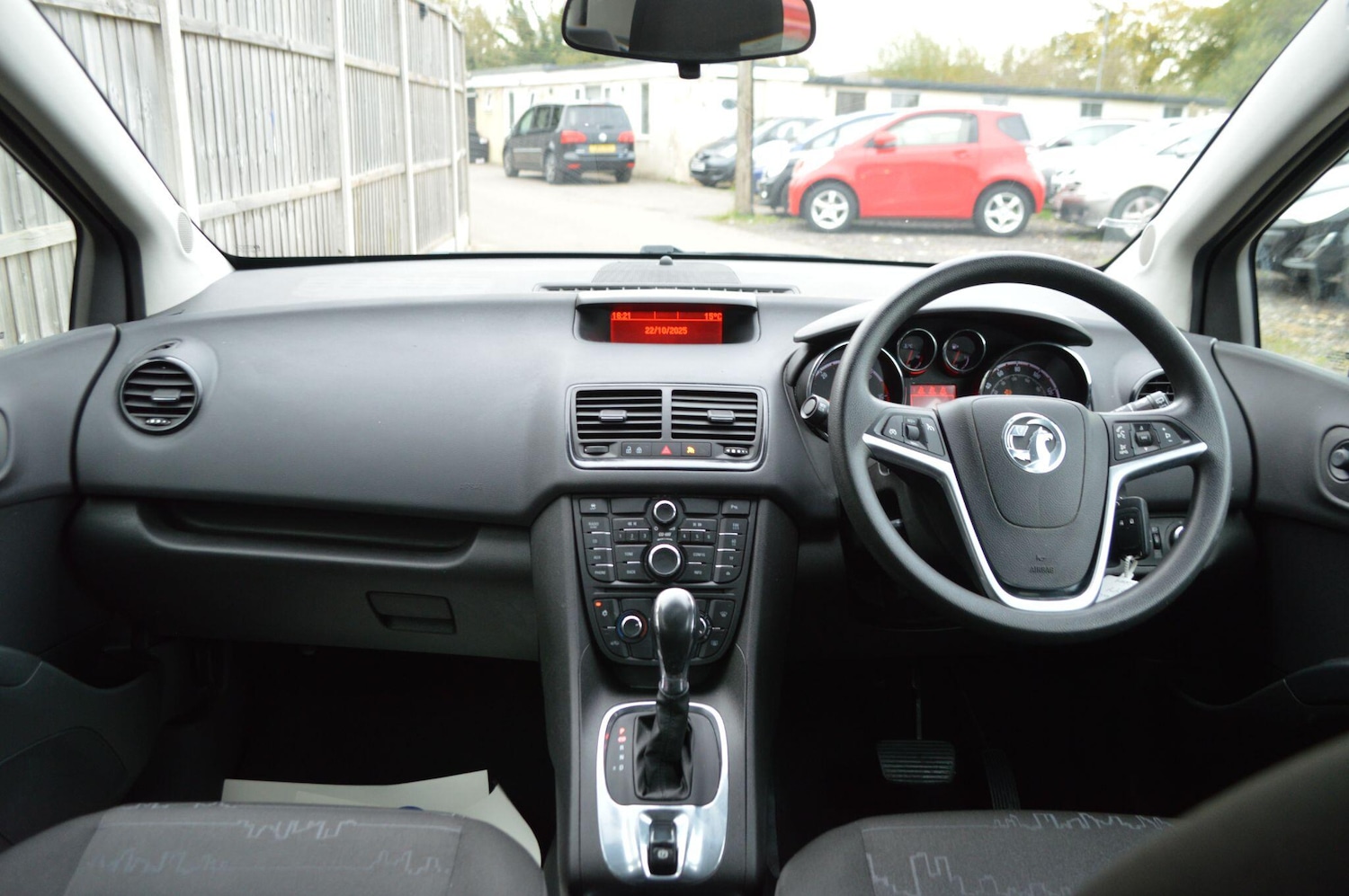 Used Vauxhall Meriva 2010 for sale - 76349695: Photo 2