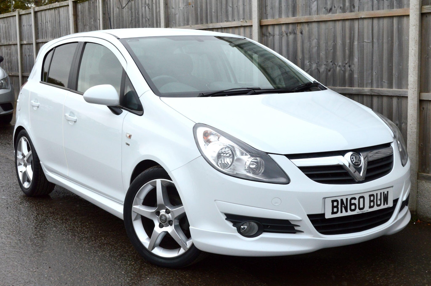 Used Vauxhall Corsa 2010 for sale - 76727611: Photo 1