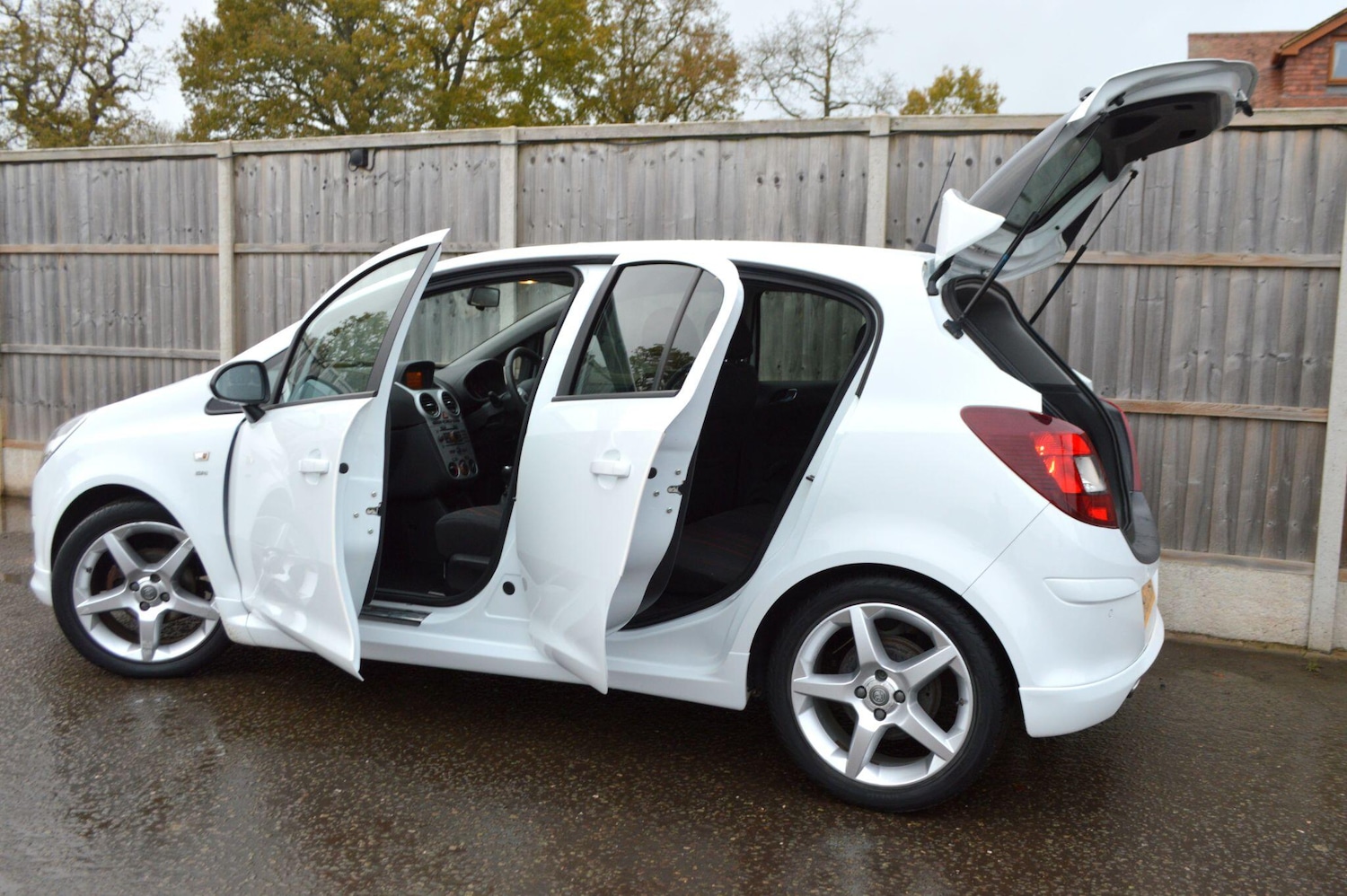 Used Vauxhall Corsa 2010 for sale - 76727611: Photo 20