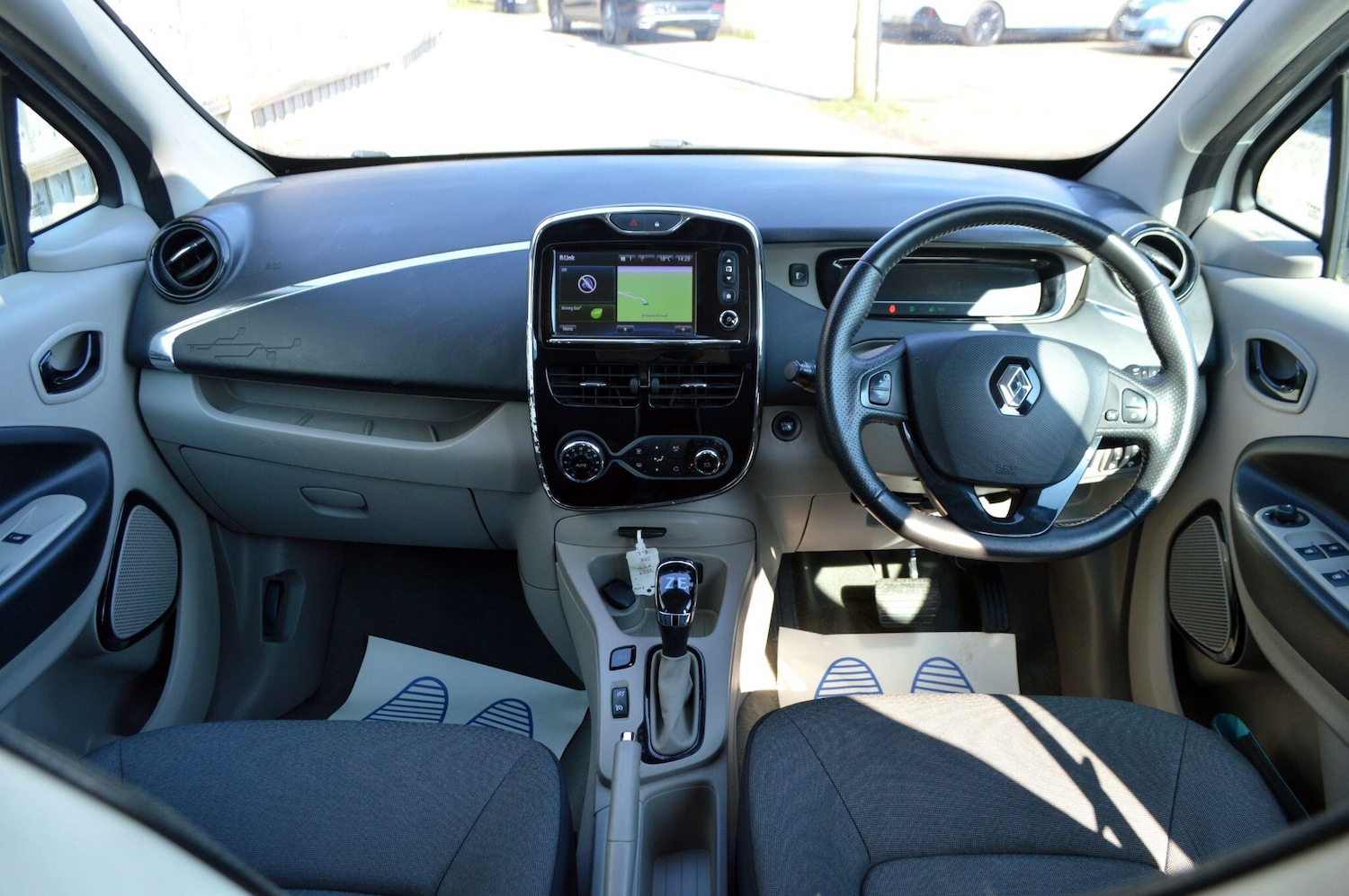 Used Renault Zoe for sale - 77958399: Photo 2