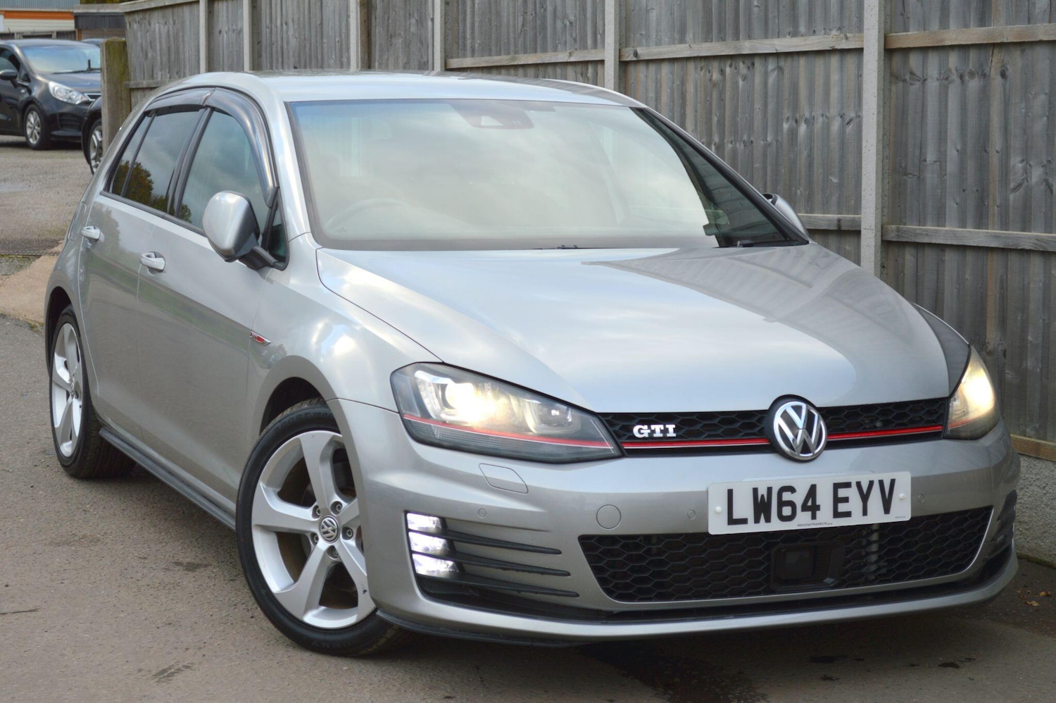 Used Volkswagen Golf for sale - 76701529: Photo 3
