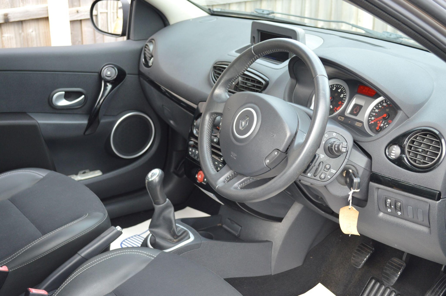 Used Renault Clio 2012 for sale - 76499593: Photo 16