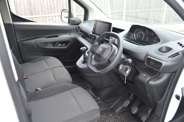 Used Peugeot Partner 2023 for sale - 76260264: Photo 2