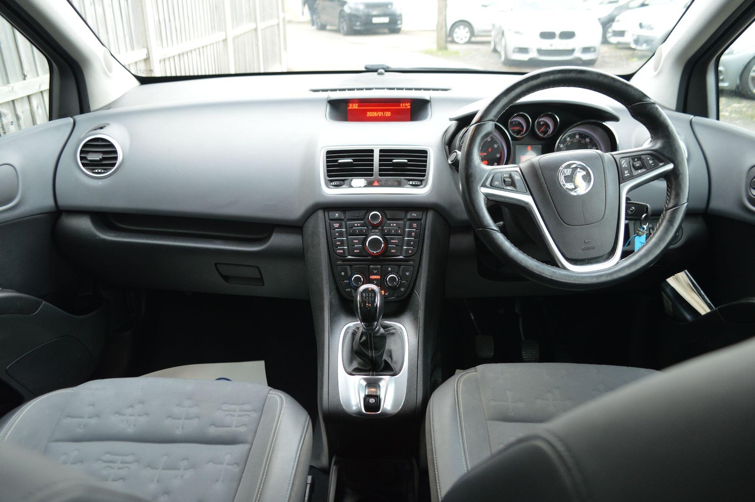 Used Vauxhall Meriva 2014 for sale - 77267226: Photo 2