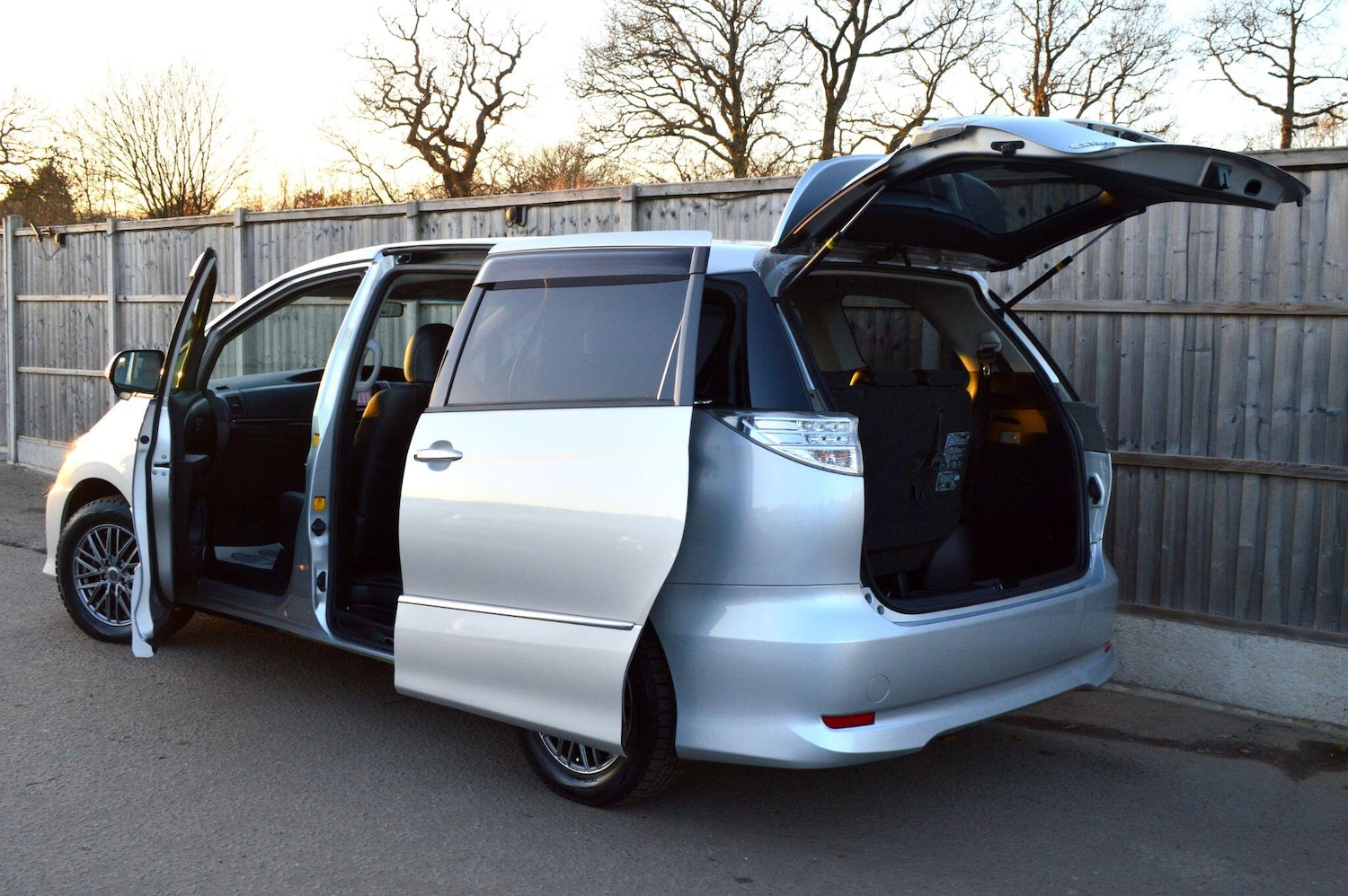 Used Toyota Estima 2025 for sale - 77109147: Photo 15