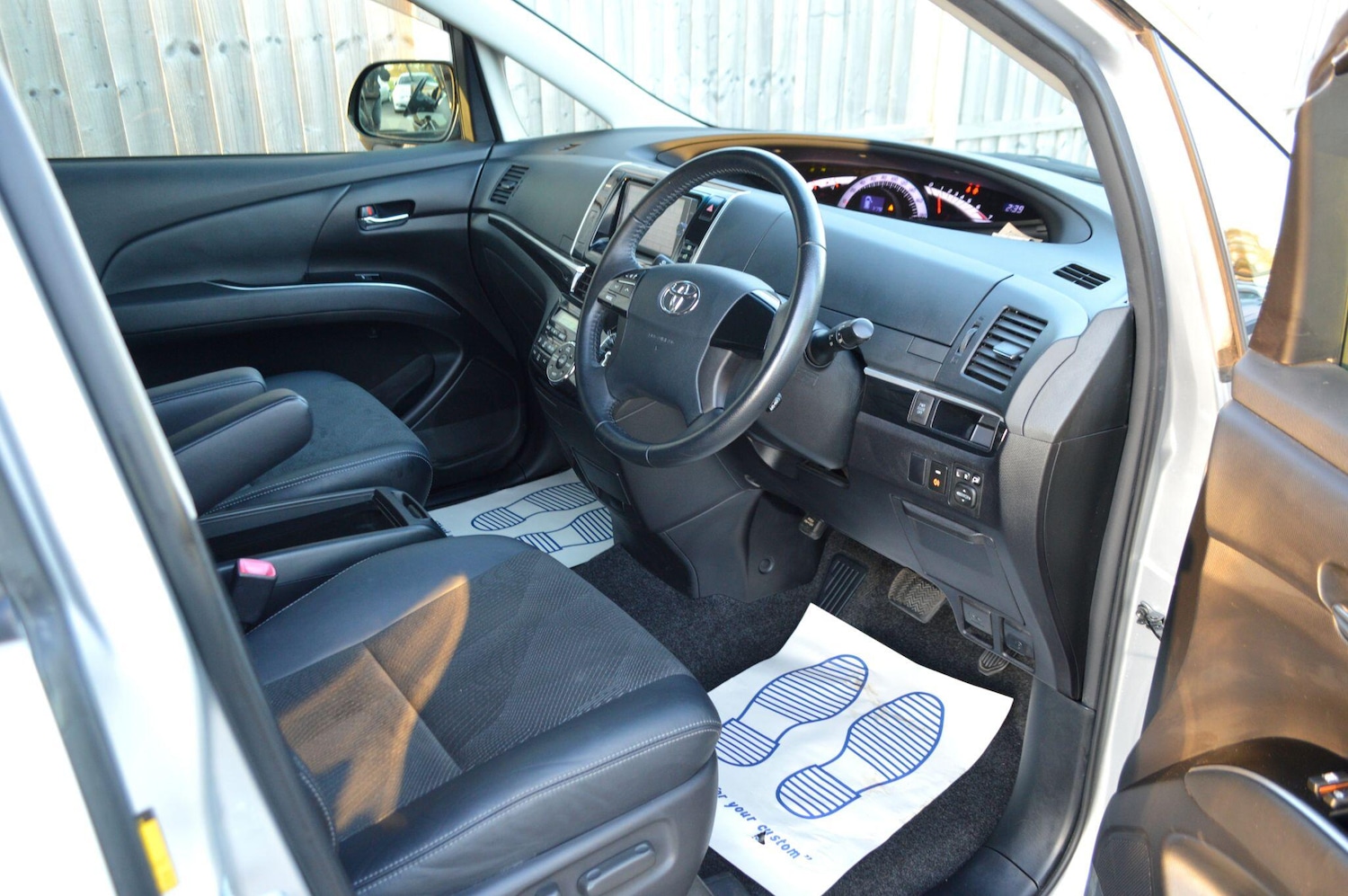 Used Toyota Estima 2025 for sale - 77109147: Photo 19