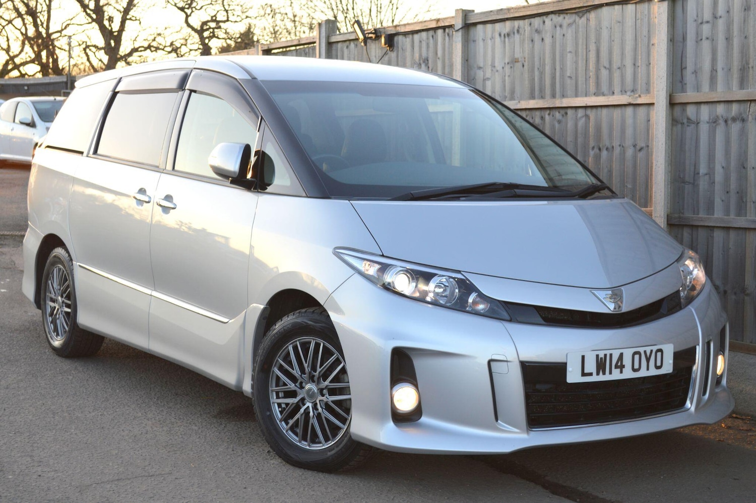 Used Toyota Estima 2025 for sale - 77109147: Photo 3