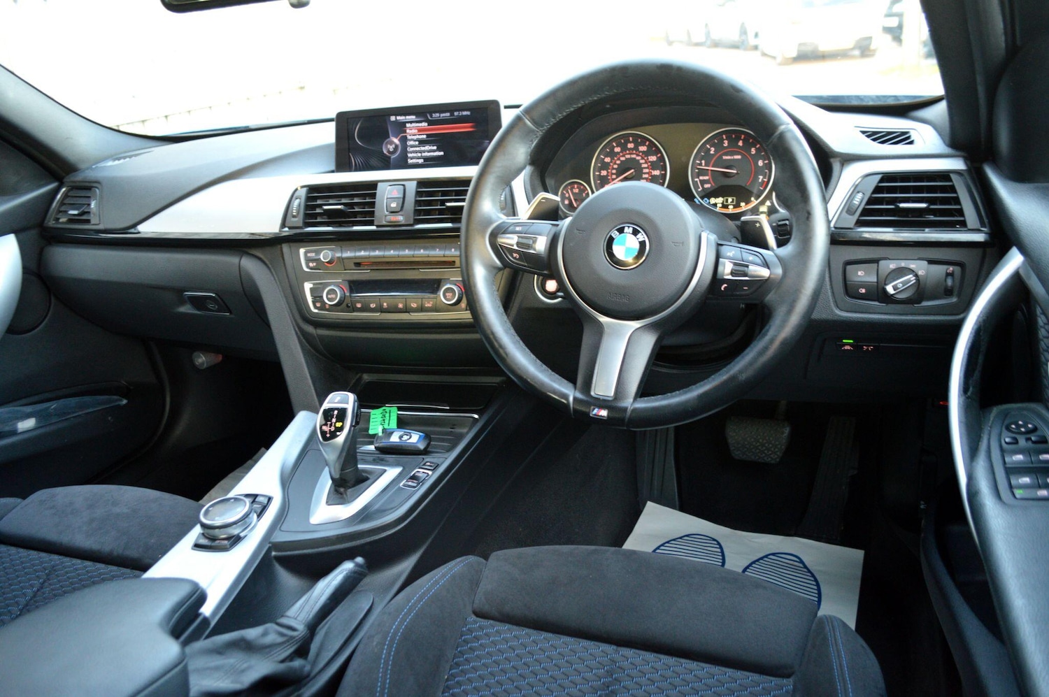 Used BMW 3 Series for sale - 76714449: Photo 2