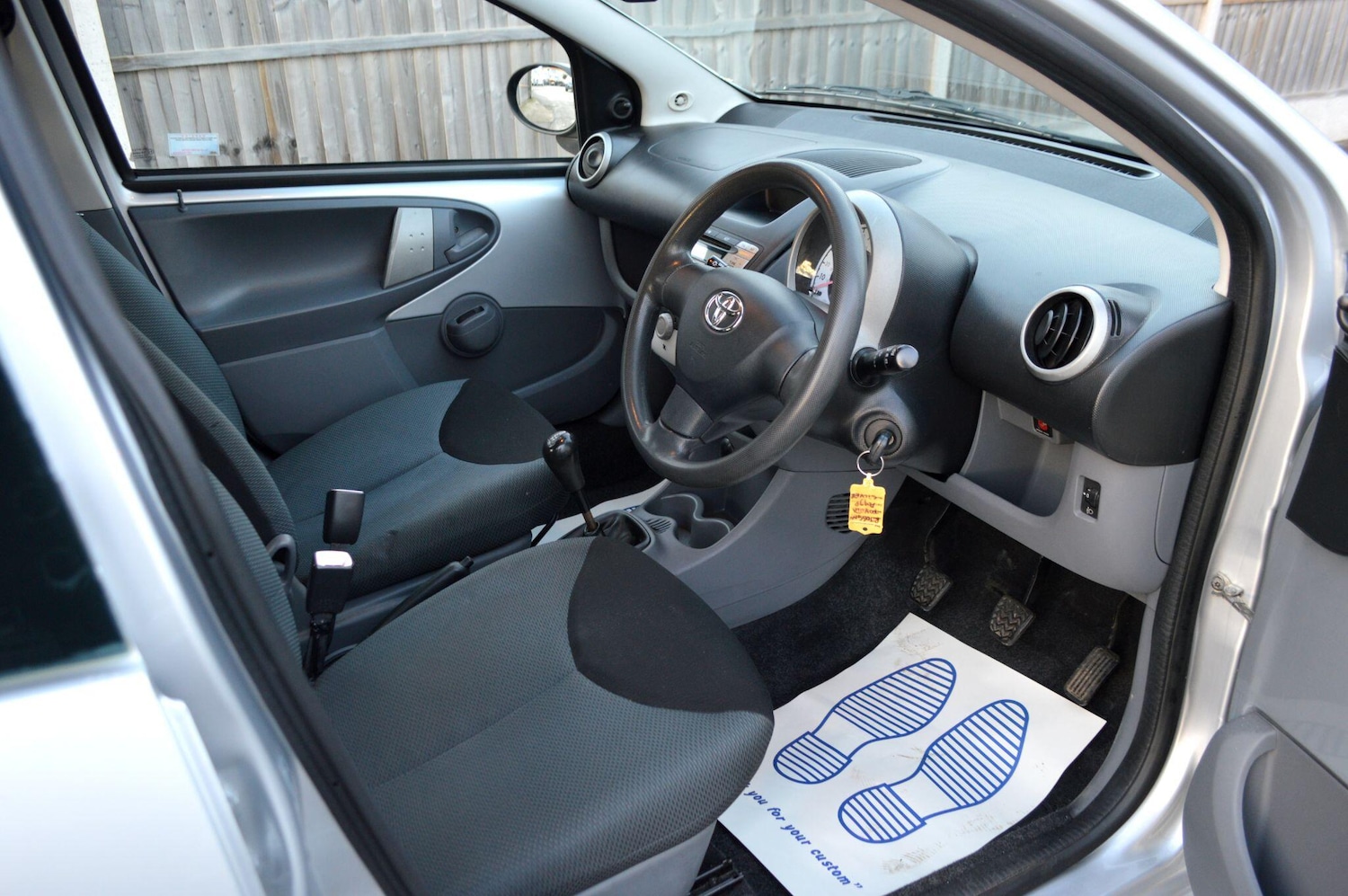 Used Toyota AYGO 2006 for sale - 77131140: Photo 2