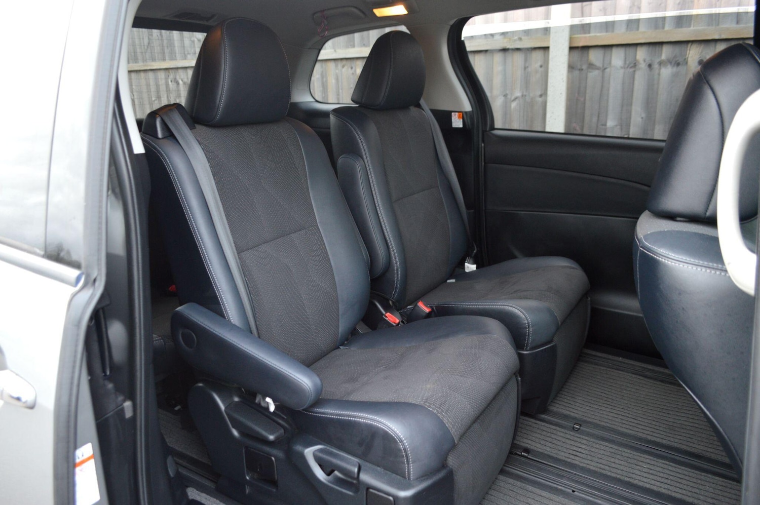 Used Toyota Estima for sale - 76926708: Photo 10