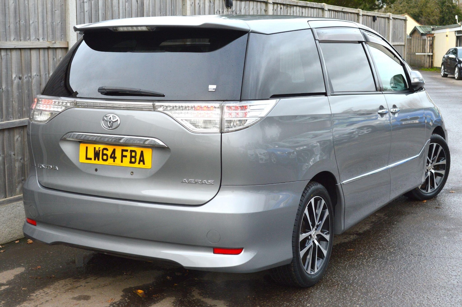 Used Toyota Estima for sale - 76926708: Photo 11