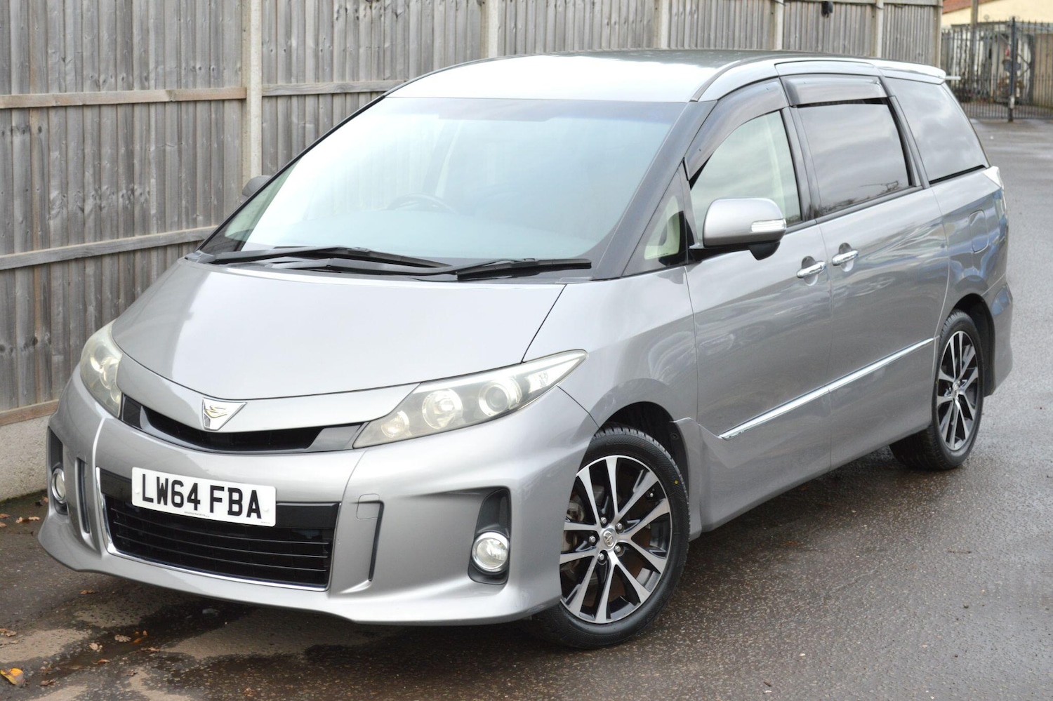 Used Toyota Estima for sale - 76926708: Photo 3