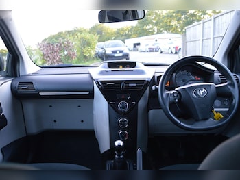 Used Toyota IQ 2014 for sale - 75808700: Photo