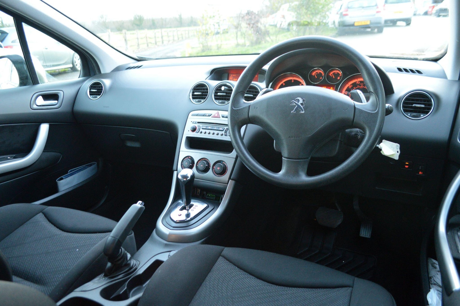 Used Peugeot 308 2012 for sale - 77040966: Photo 2