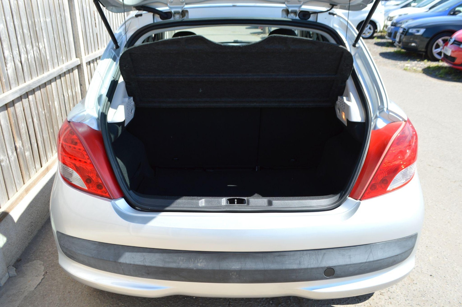 Used Peugeot 207 2012 for sale - 77109883: Photo 11