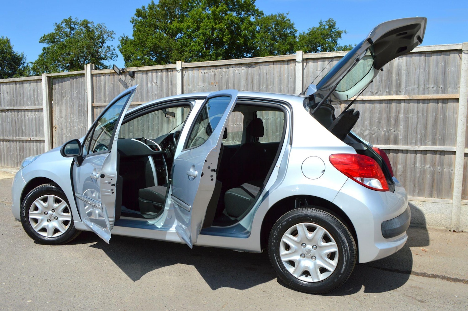 Used Peugeot 207 2012 for sale - 77109883: Photo 13