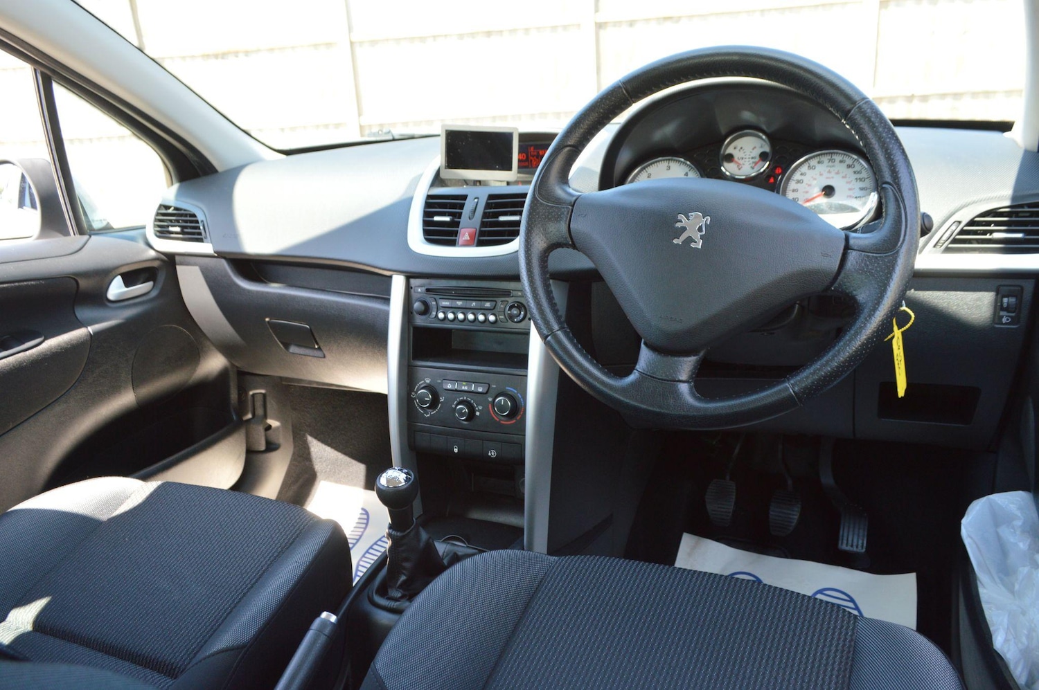 Used Peugeot 207 2012 for sale - 77109883: Photo 2