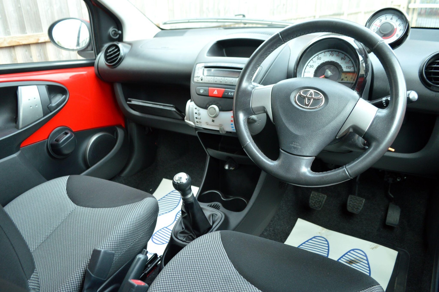 Used Toyota AYGO 2014 for sale - 76512018: Photo 2