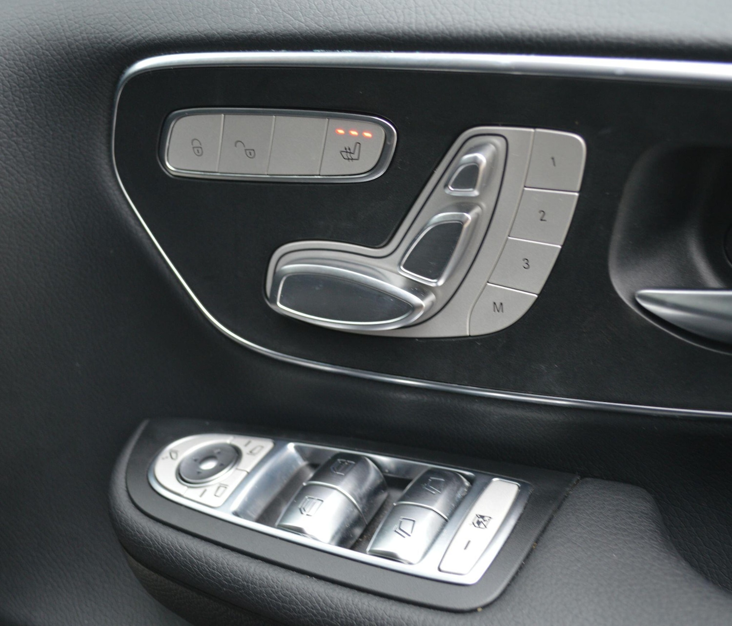 Used Mercedes-Benz V-Class 2025 for sale - 77049767: Photo 6