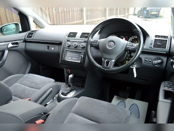 Used Volkswagen Touran 2015 for sale - 77479561: Photo