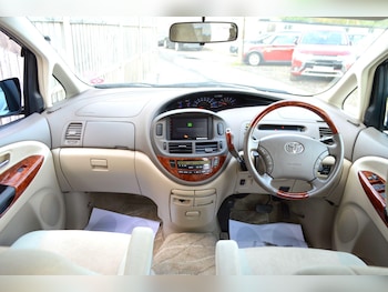 Used Toyota Estima 2004 for sale - 75449736: Photo