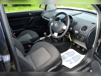 Used Volkswagen Beetle 2011 for sale - 75678132: Photo