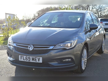 2019 (69) - 1.4T 16V 150 Elite Nav 5dr