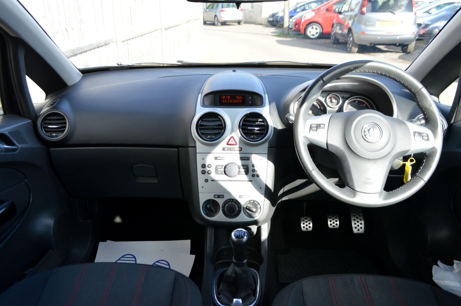 Used Vauxhall Corsa 2010 for sale - 76398160: Photo 2