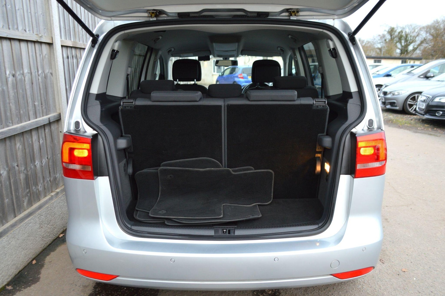 Used Volkswagen Touran for sale - 76975441: Photo 13