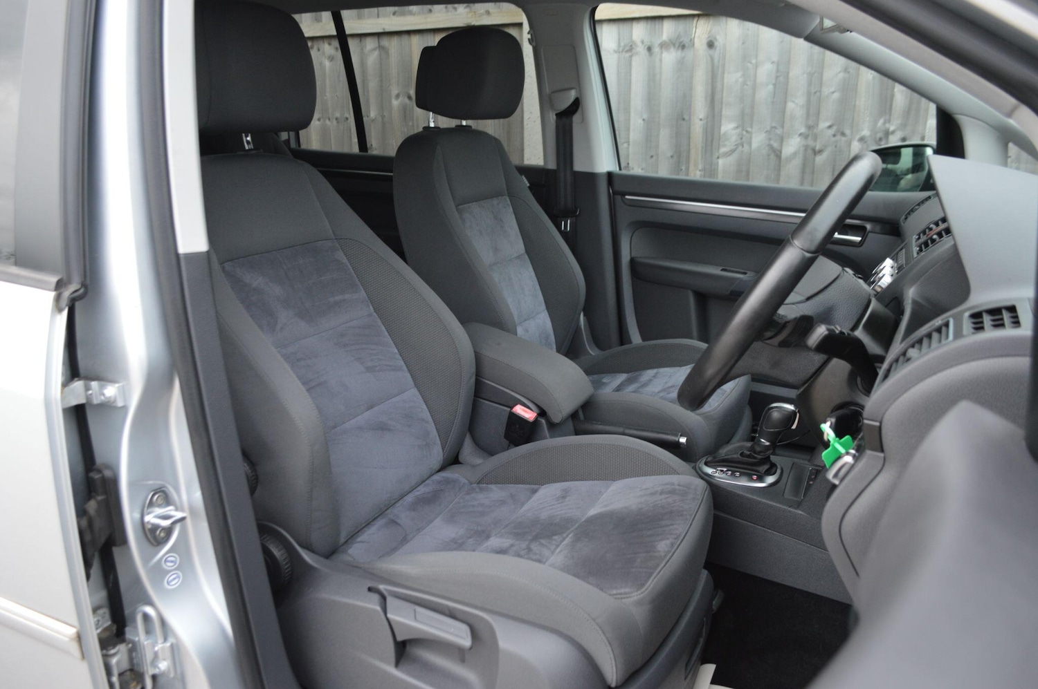 Used Volkswagen Touran for sale - 76975441: Photo 17