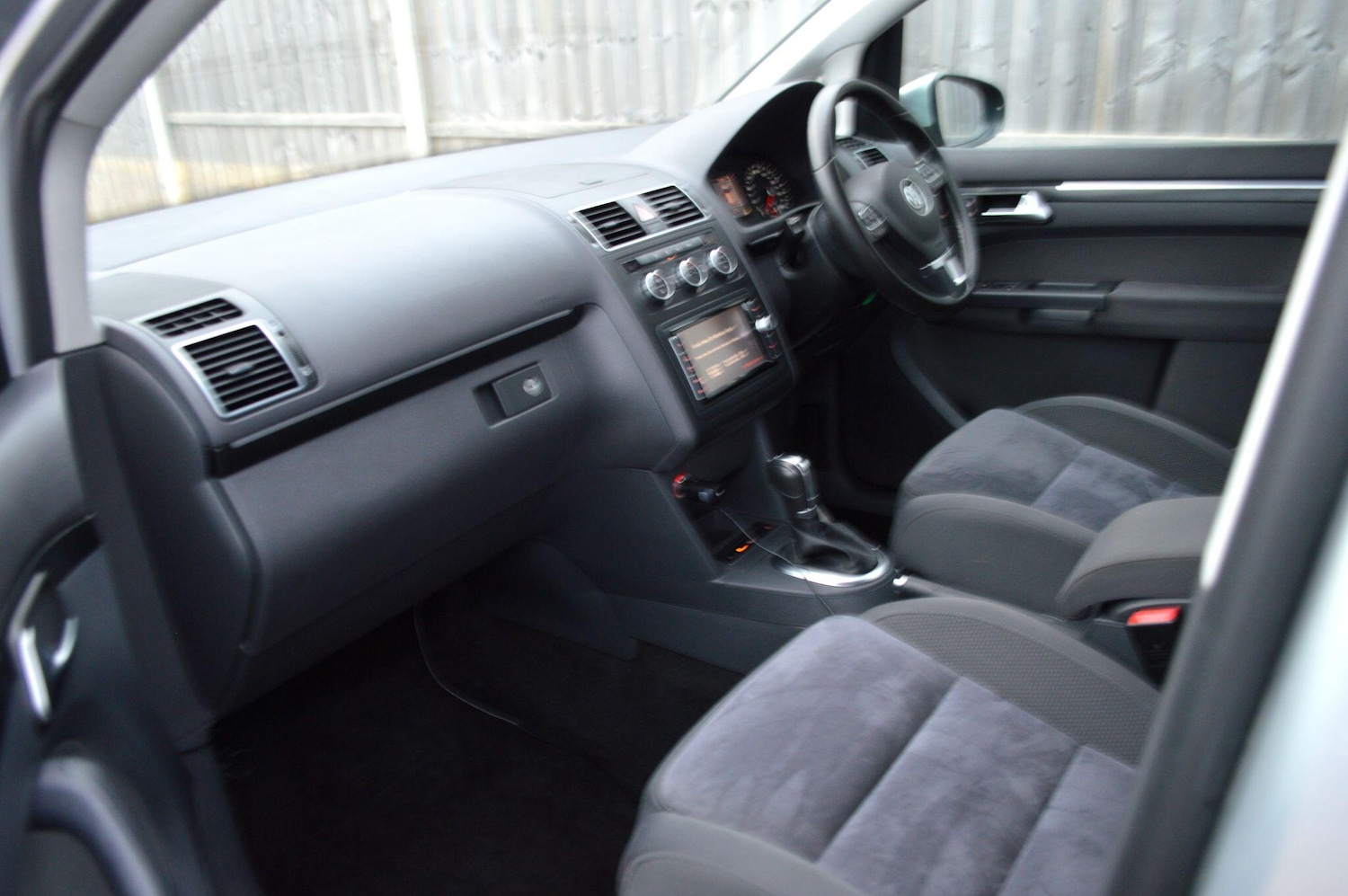 Used Volkswagen Touran for sale - 76975441: Photo 20