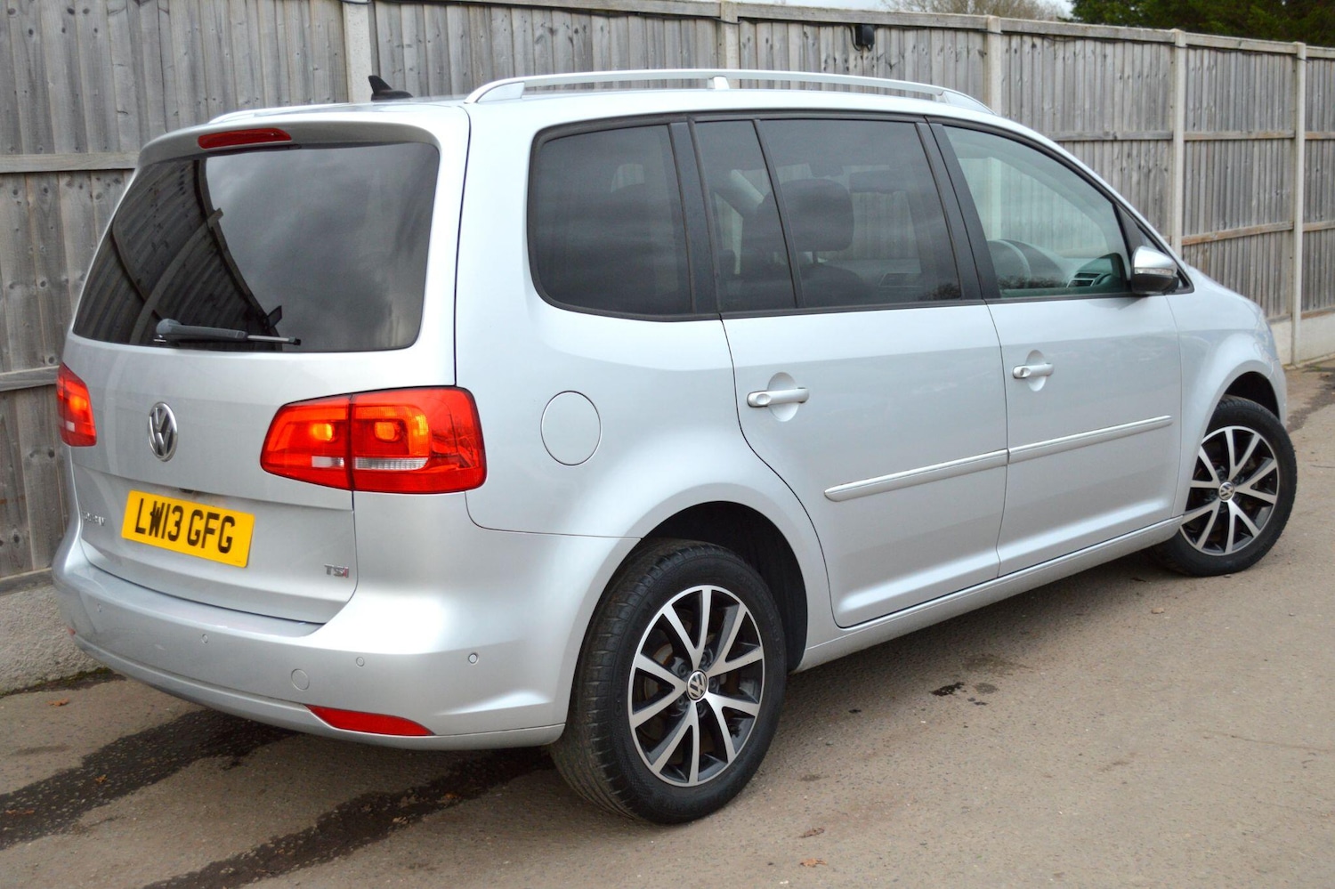 Used Volkswagen Touran for sale - 76975441: Photo 23