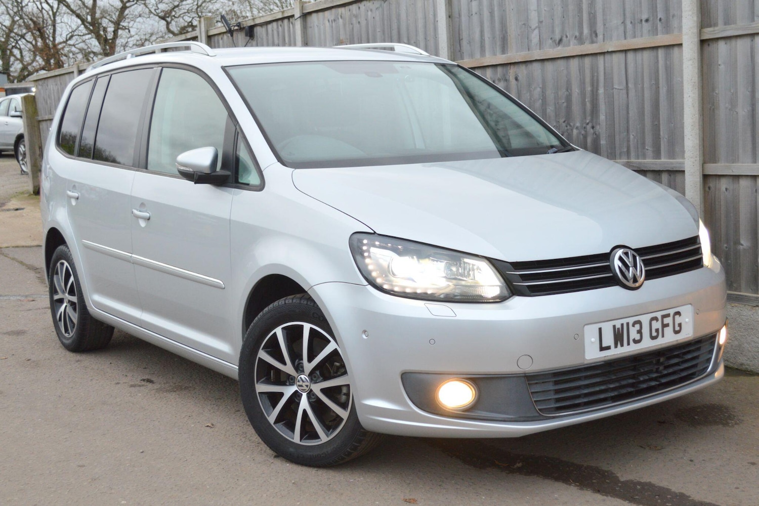 Used Volkswagen Touran for sale - 76975441: Photo 24