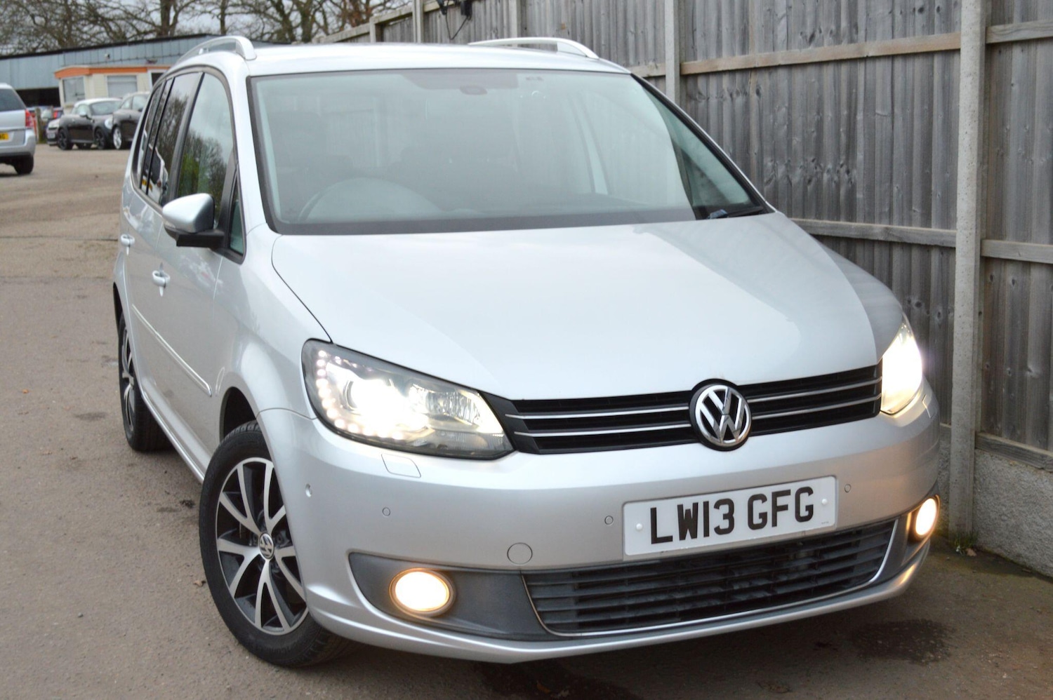 Used Volkswagen Touran for sale - 76975441: Photo 3
