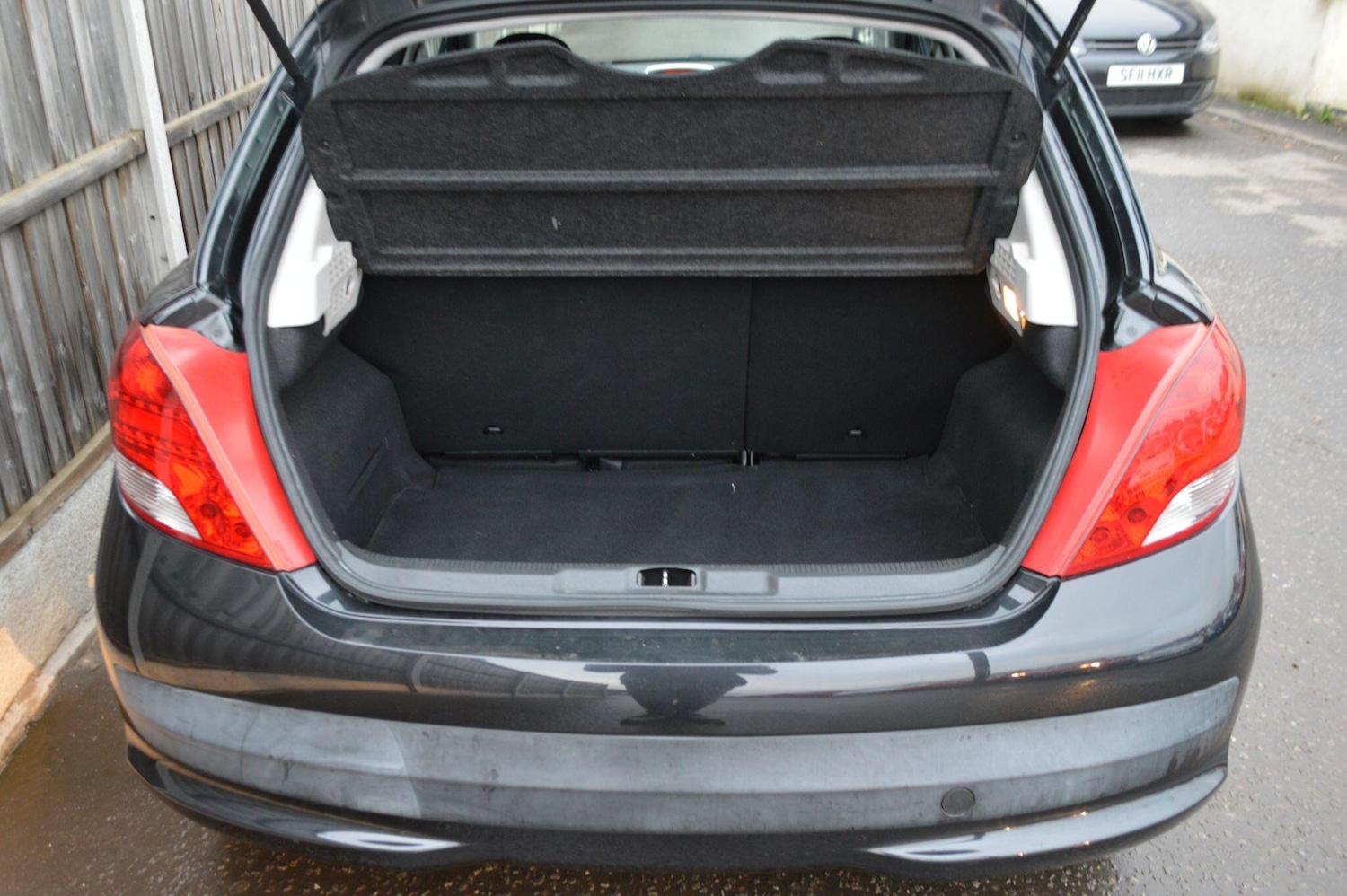 Used Peugeot 207 2011 for sale - 76592942: Photo 11