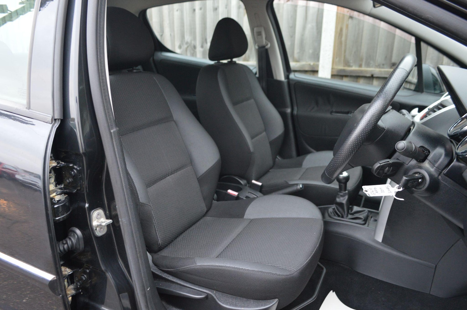 Used Peugeot 207 2011 for sale - 76592942: Photo 16