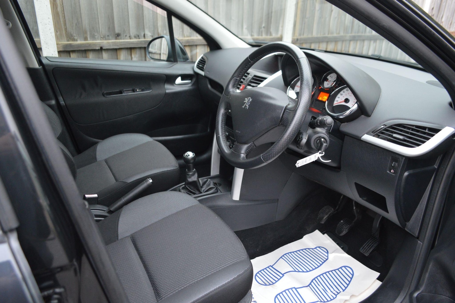 Used Peugeot 207 2011 for sale - 76592942: Photo 17