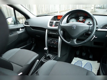 Used Peugeot 207 2011 for sale - 76592942: Photo