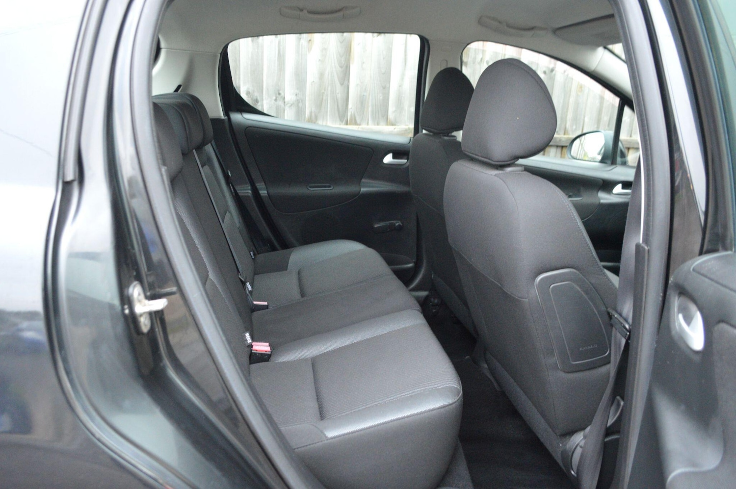 Used Peugeot 207 2011 for sale - 76592942: Photo 9