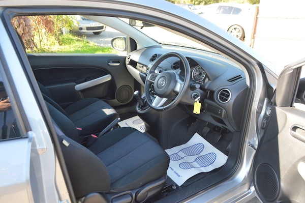 Used Mazda Mazda2 2013 for sale - 76189077: Photo 2
