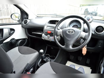 Used Toyota AYGO 2013 for sale - 76238774: Photo
