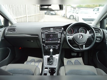 Used Volkswagen Golf 2015 for sale - 76549153: Photo
