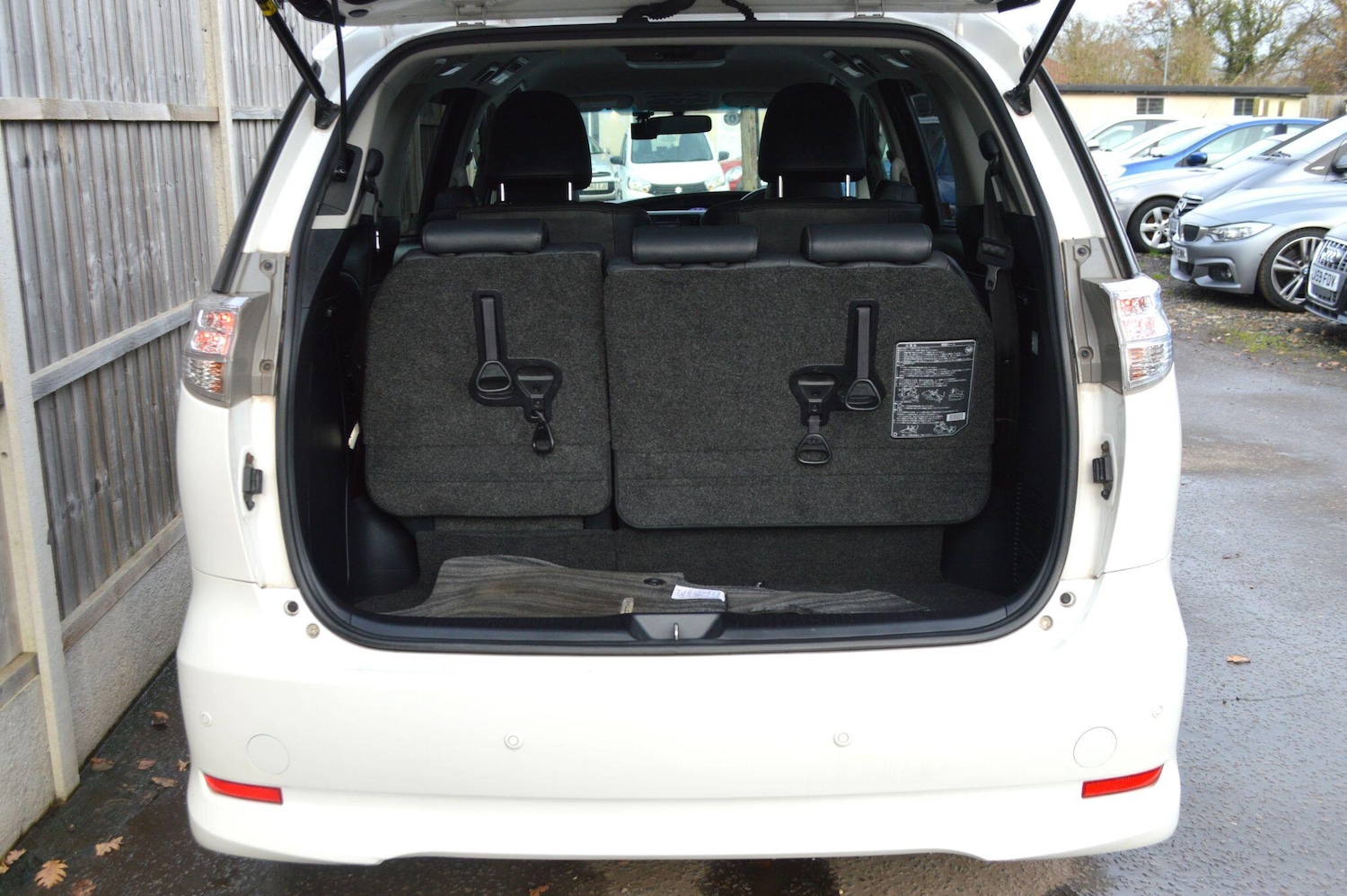 Used Toyota Estima for sale - 76926709: Photo 11