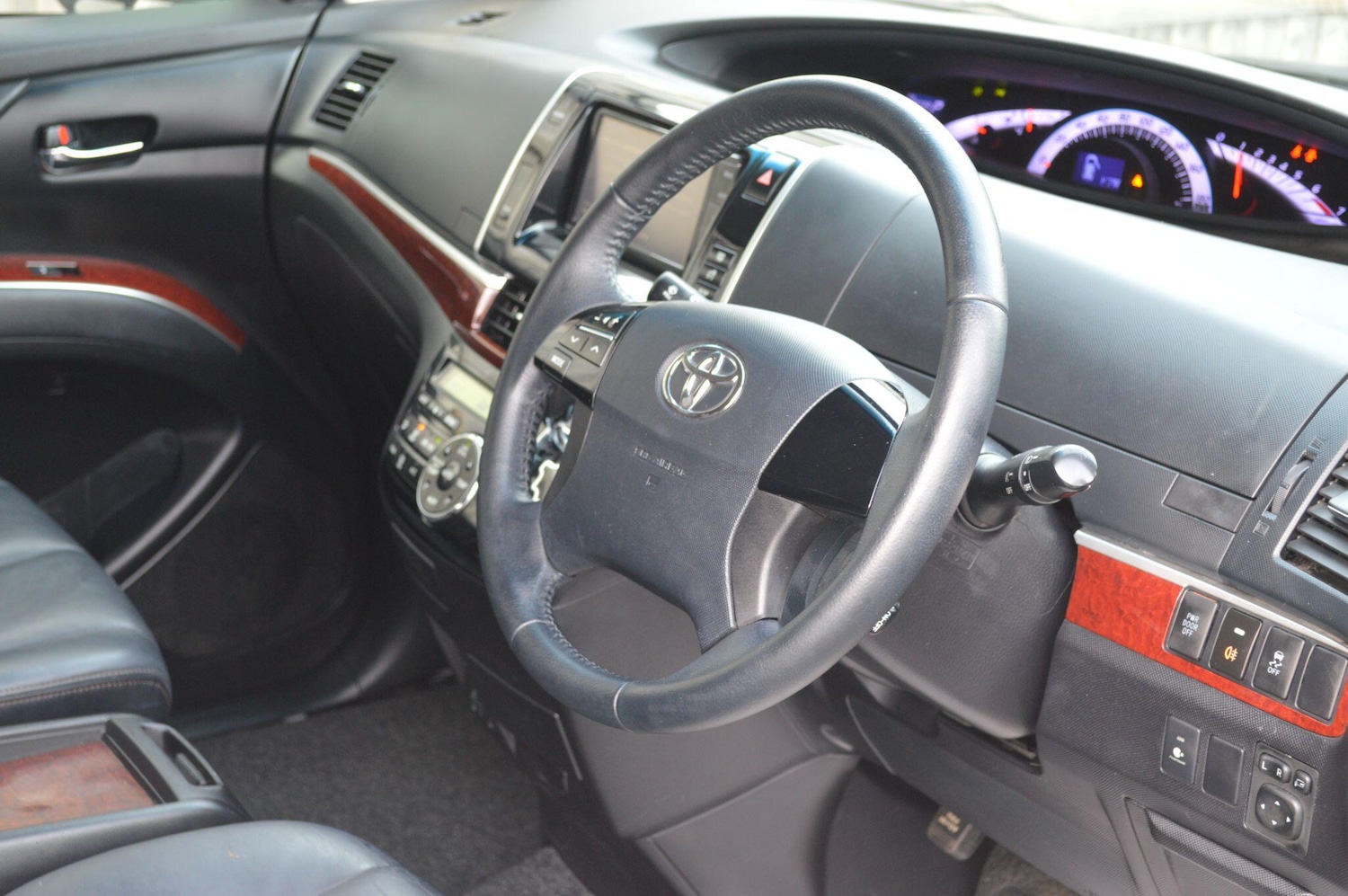 Used Toyota Estima for sale - 76926709: Photo 16