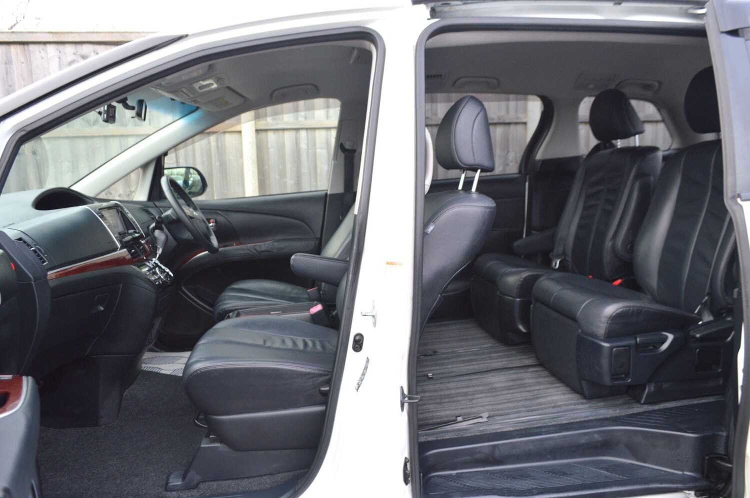 Used Toyota Estima for sale - 76926709: Photo 18