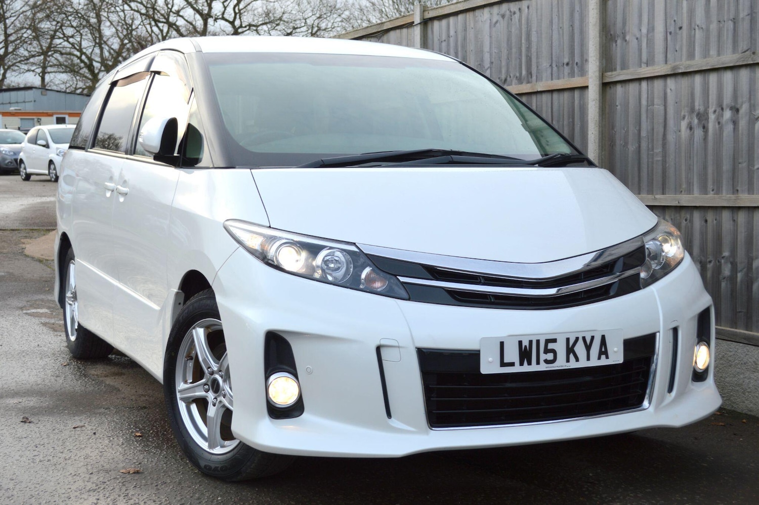 Used Toyota Estima for sale - 76926709: Photo 3