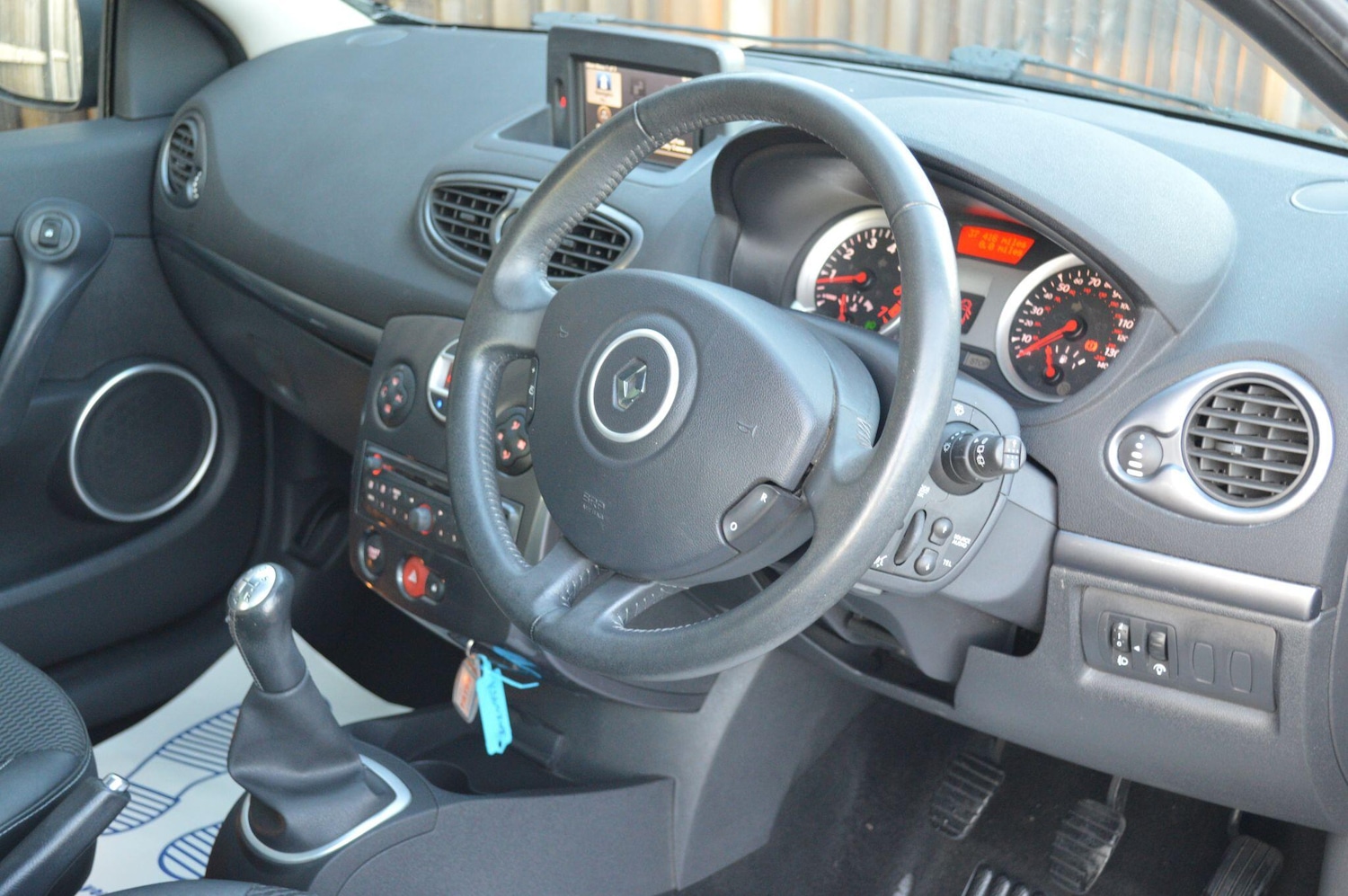 Used Renault Clio 2010 for sale - 76823577: Photo 17
