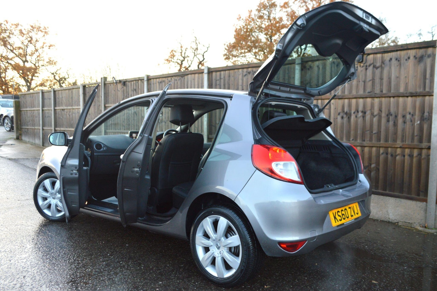 Used Renault Clio 2010 for sale - 76823577: Photo 21